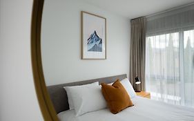 Alpine Junction Townhouse Apartments, Lodge & Hotel